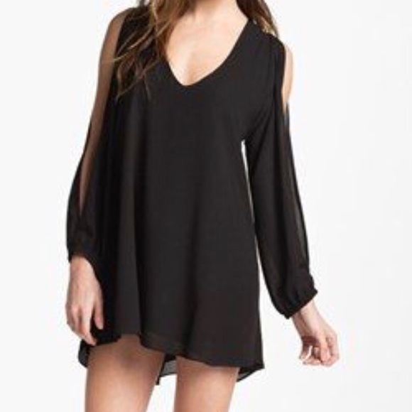 black dress with split sleeves